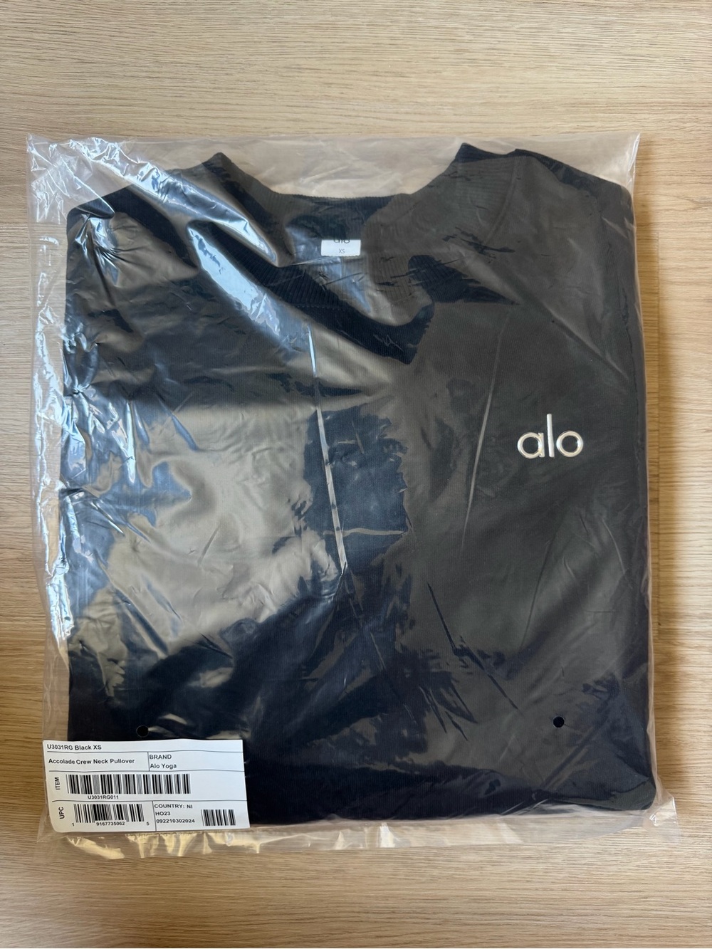ALO Yoga Accolade Black Crewneck Sweatshirt - Picture 5 of 5